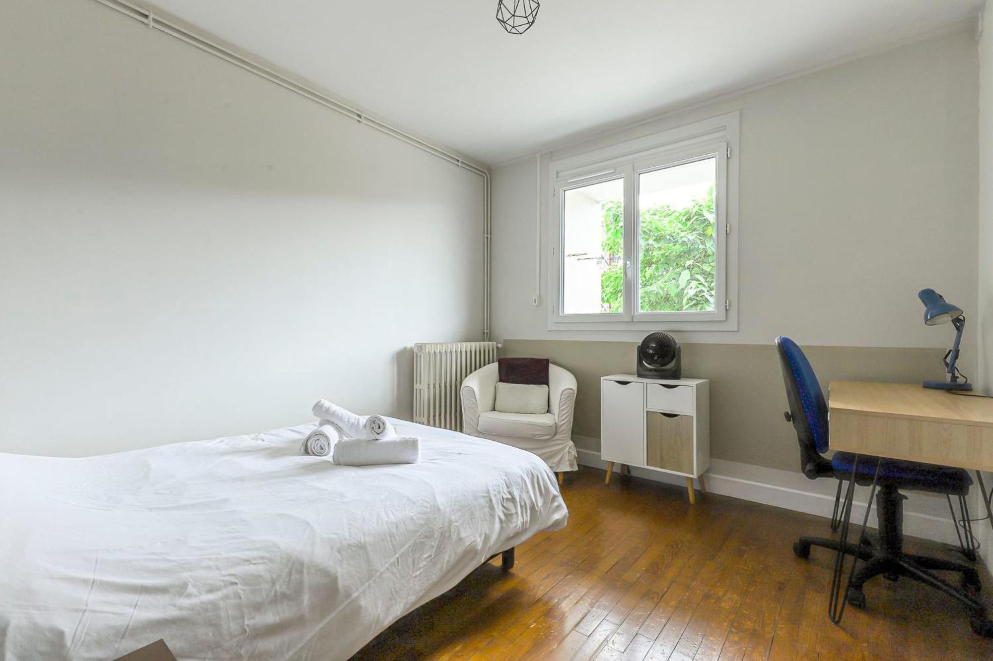 Beautiful And Spacious T3 With Balcony In