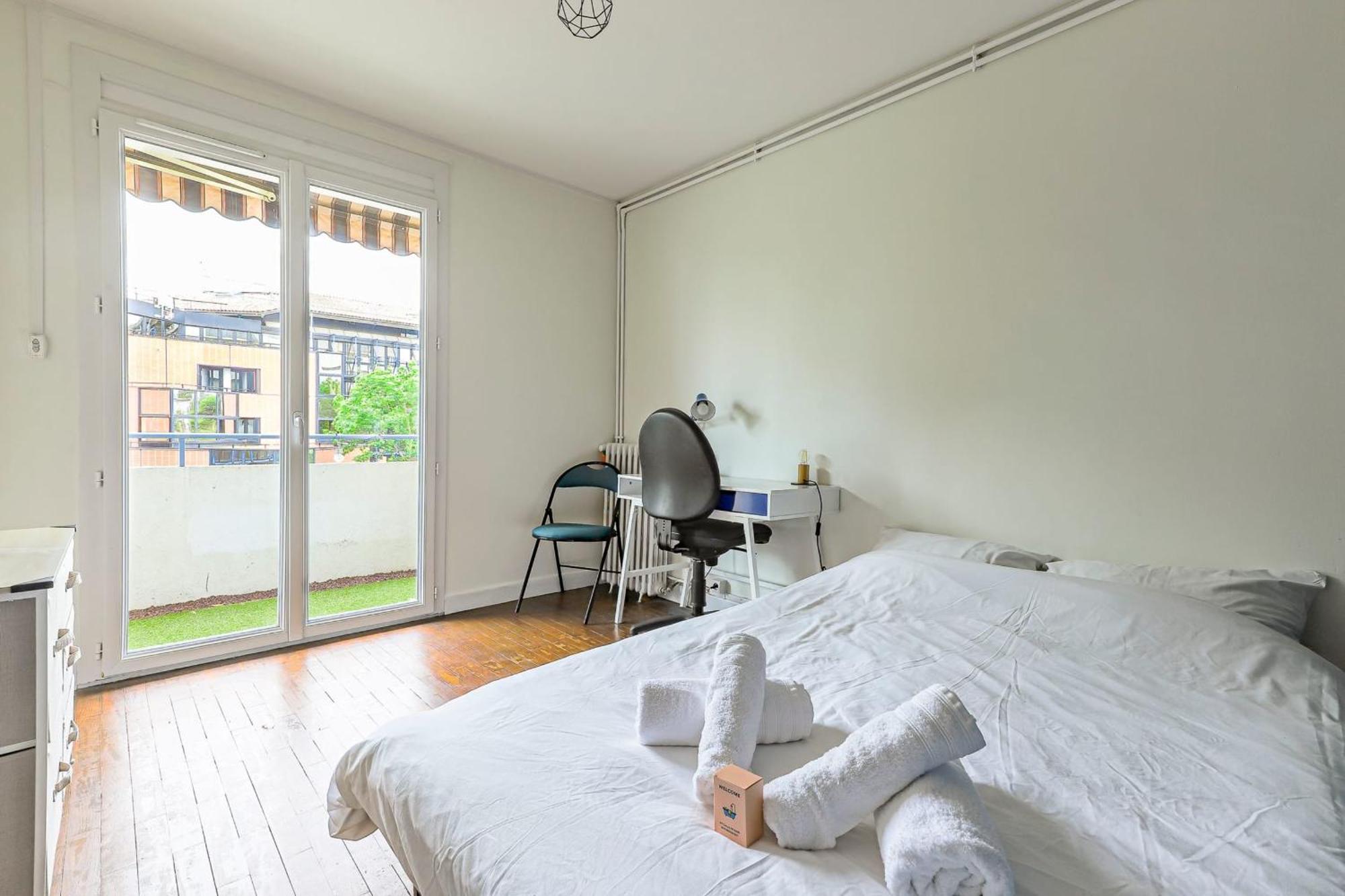 Beautiful And Spacious T3 With Balcony In *